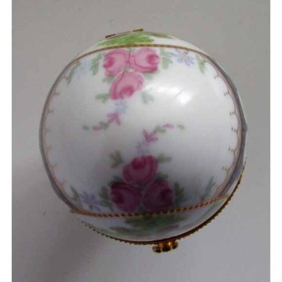 VTG Hand Painted Fine Porcelain Hinged Trinket Box Footed Egg - Courting Couple - Picture 5 of 12